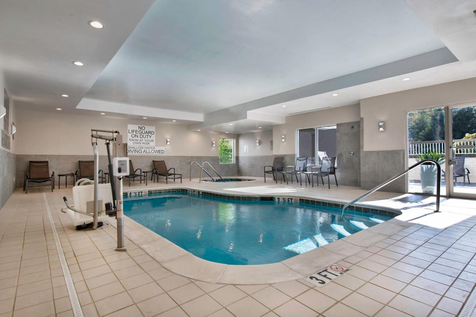 Fairfield Inn & Suites By Marriott Гринвуд Экстерьер фото