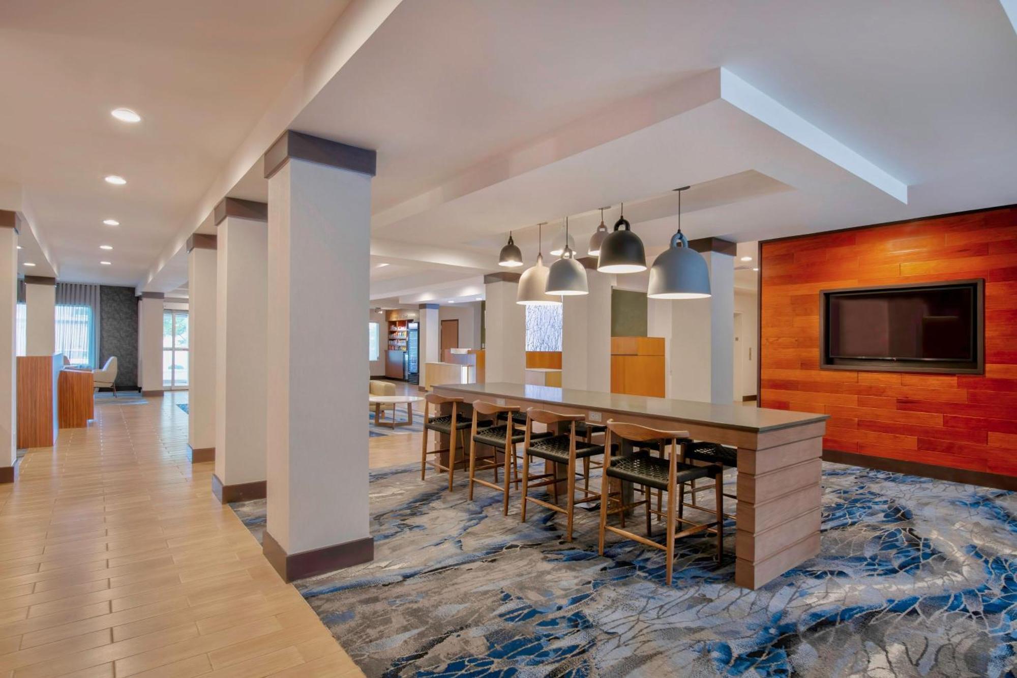 Fairfield Inn & Suites By Marriott Гринвуд Экстерьер фото