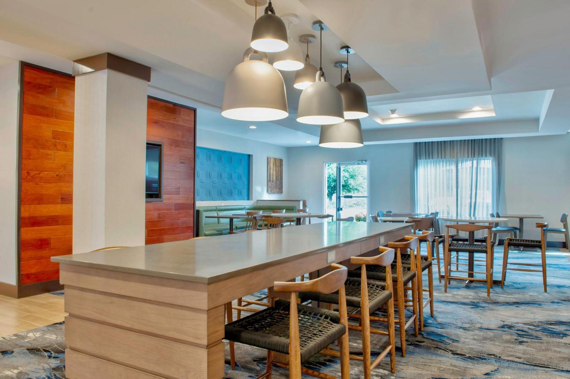 Fairfield Inn & Suites By Marriott Гринвуд Экстерьер фото