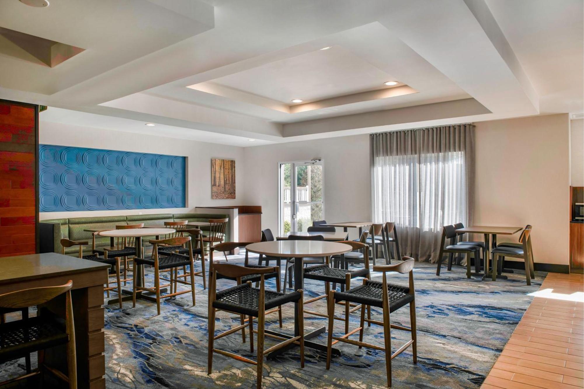 Fairfield Inn & Suites By Marriott Гринвуд Экстерьер фото