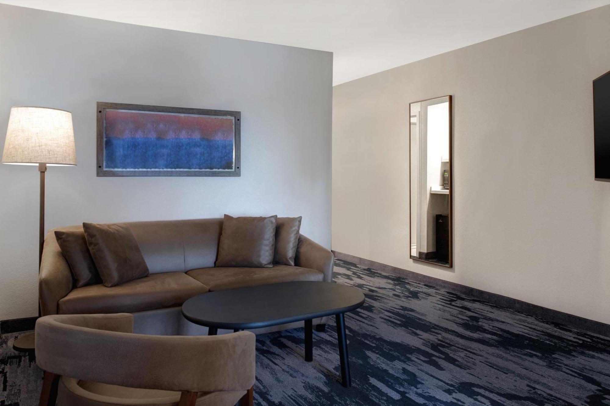 Fairfield Inn & Suites By Marriott Гринвуд Экстерьер фото