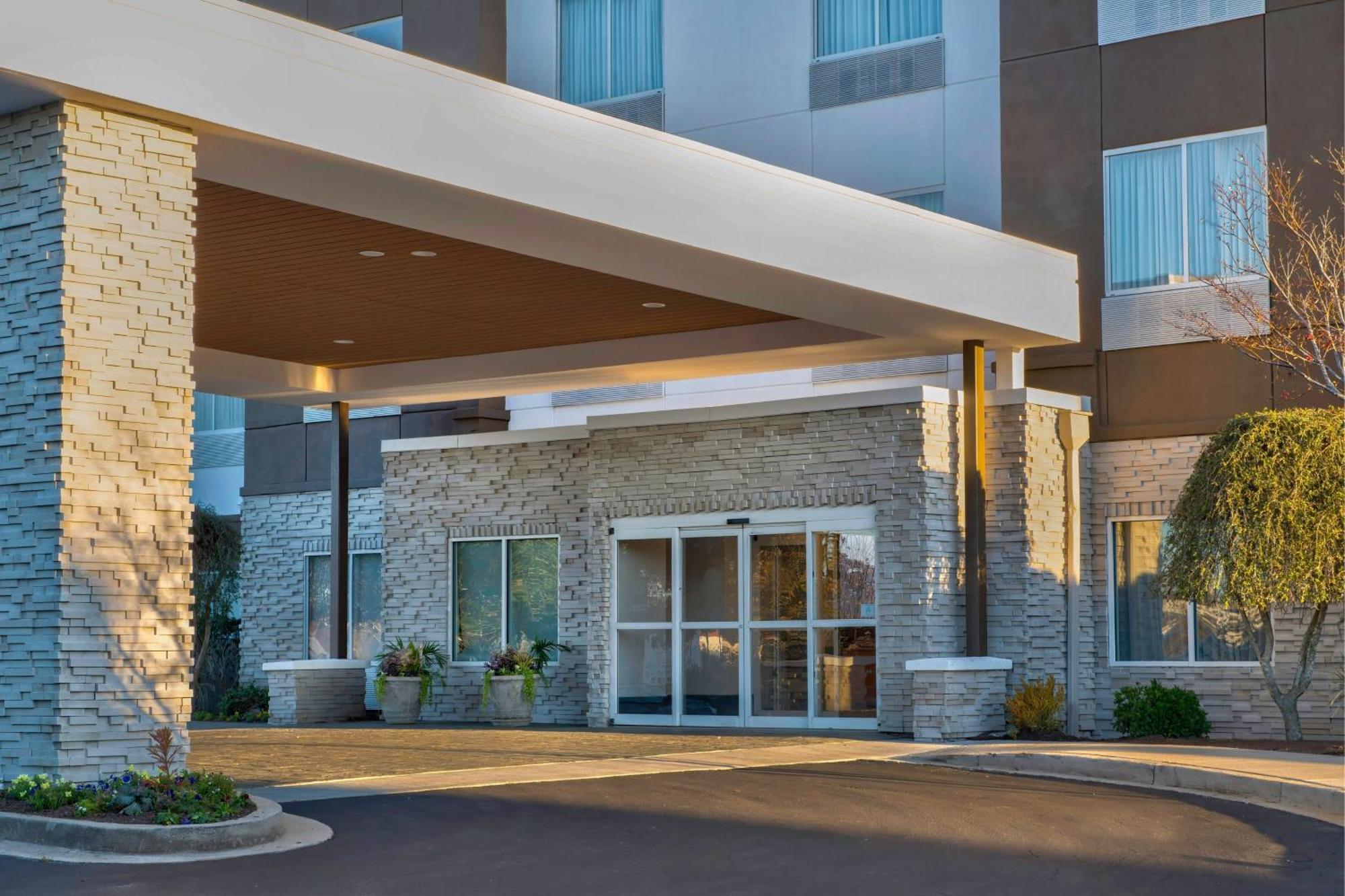 Fairfield Inn & Suites By Marriott Гринвуд Экстерьер фото