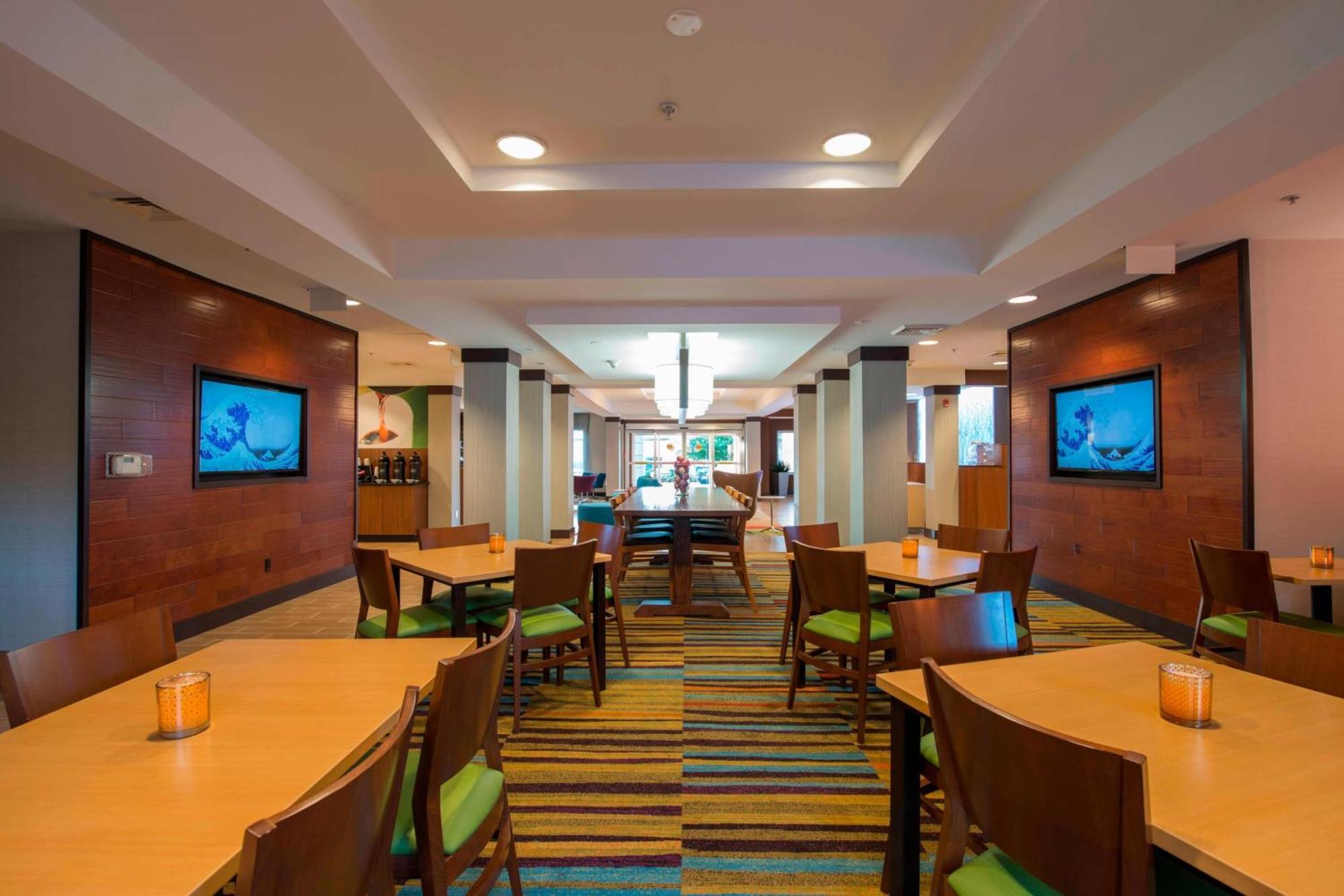 Fairfield Inn & Suites By Marriott Гринвуд Экстерьер фото