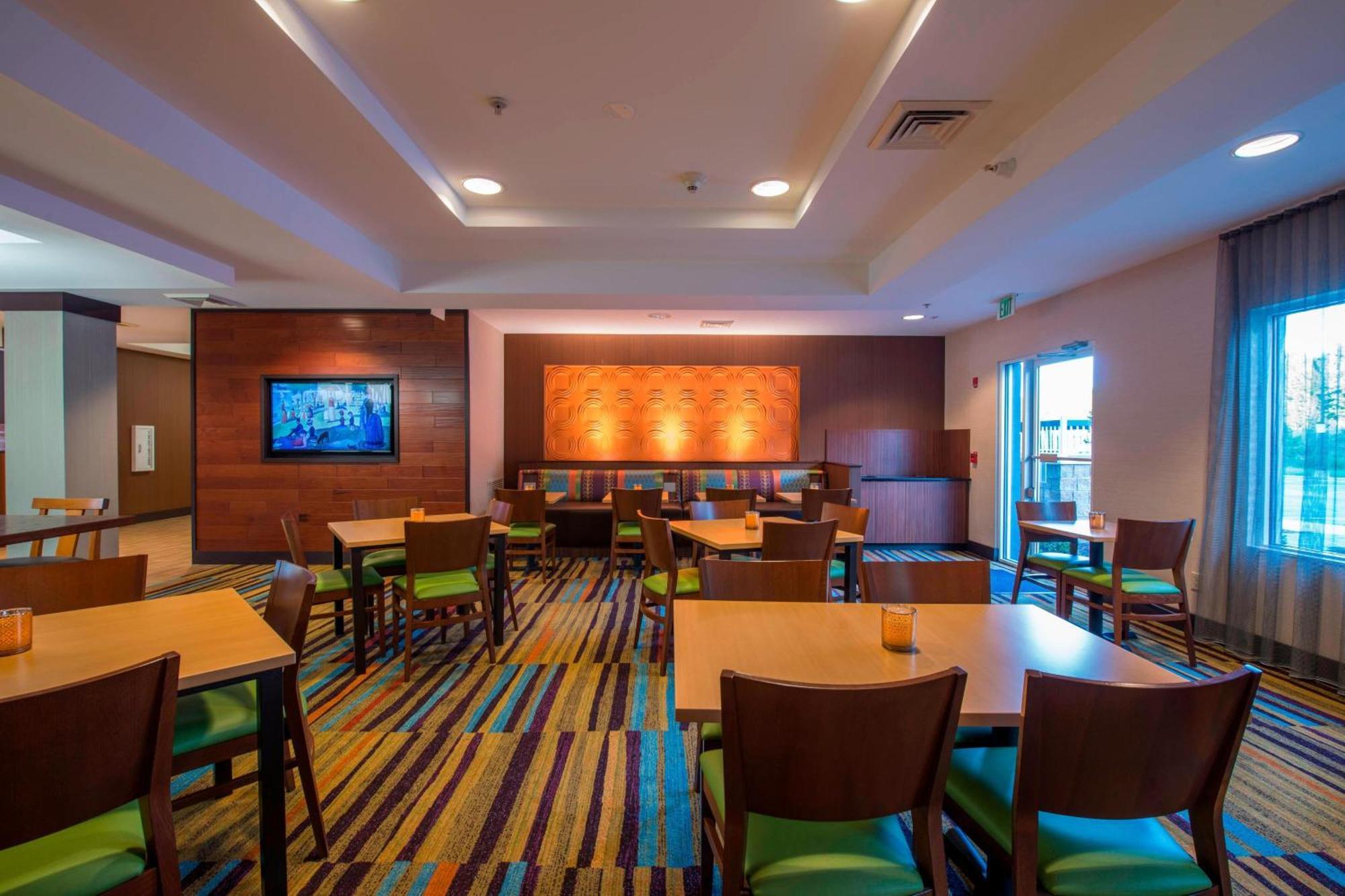 Fairfield Inn & Suites By Marriott Гринвуд Экстерьер фото